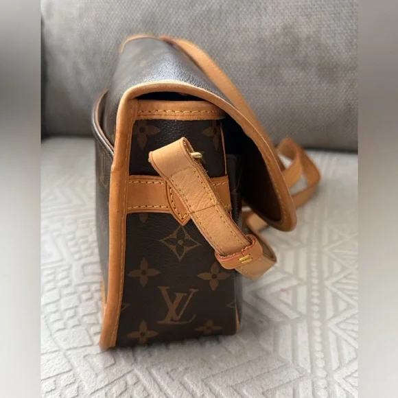 Louis Vuitton Sologne Crossbody Monogram Canvas Authentic - Picture 7 of 13